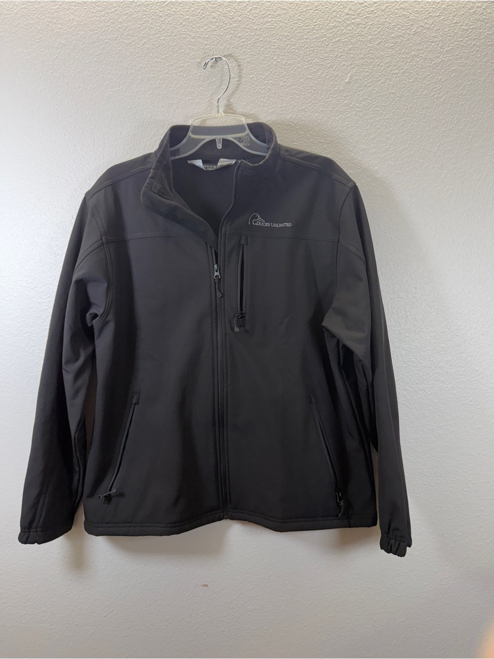 Ducks Unlimited Men's Black Performance Softshell Jacket